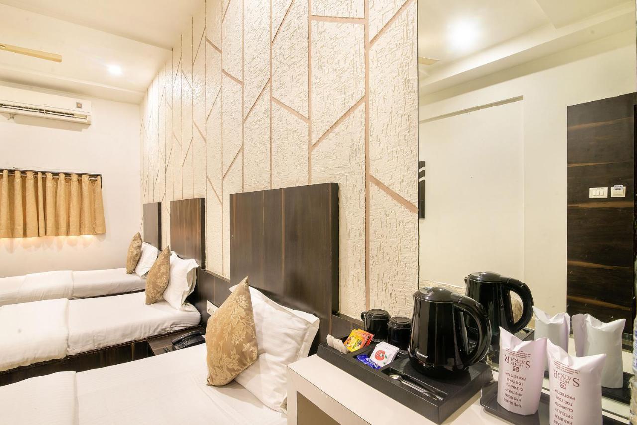 Hotel Satkar Surat Exterior photo