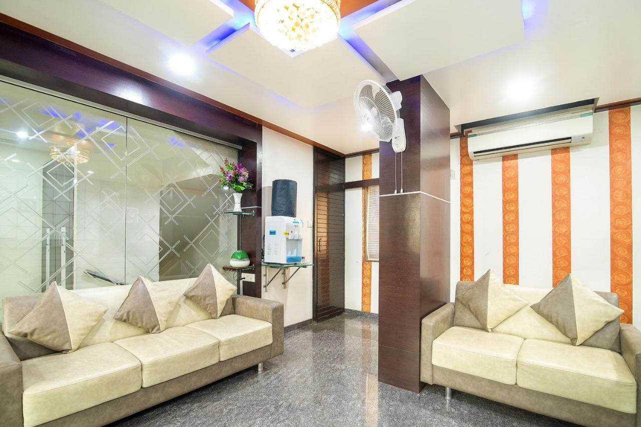 Hotel Satkar Surat Exterior photo