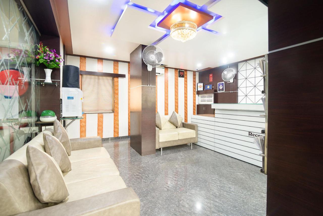 Hotel Satkar Surat Exterior photo